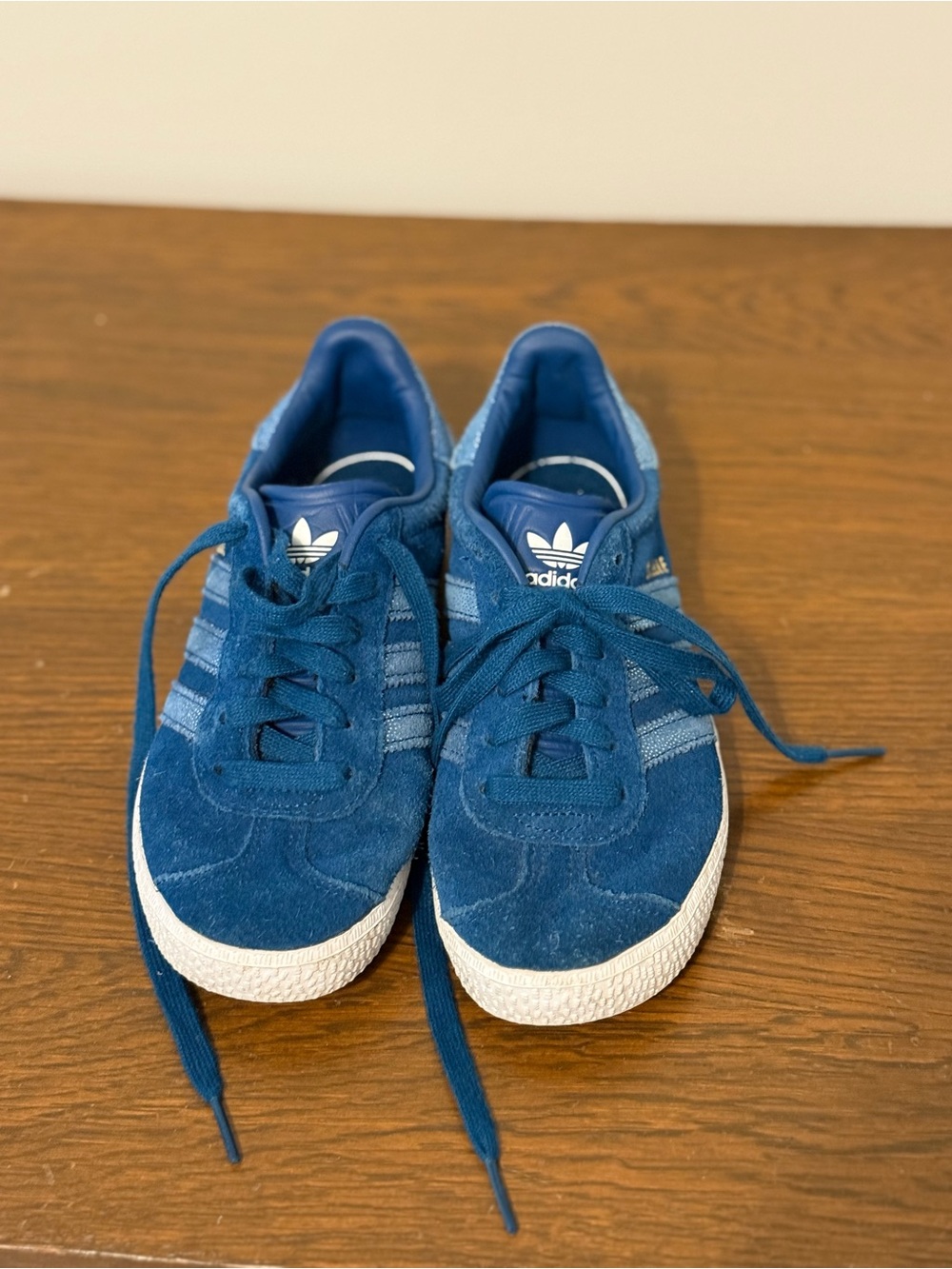 Adidas Kids Blue Gazelle Suede Sneakers size 2.5